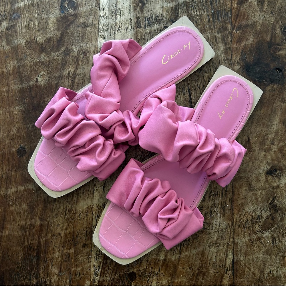 Pink ruched slide sandals - Picture 2 of 3